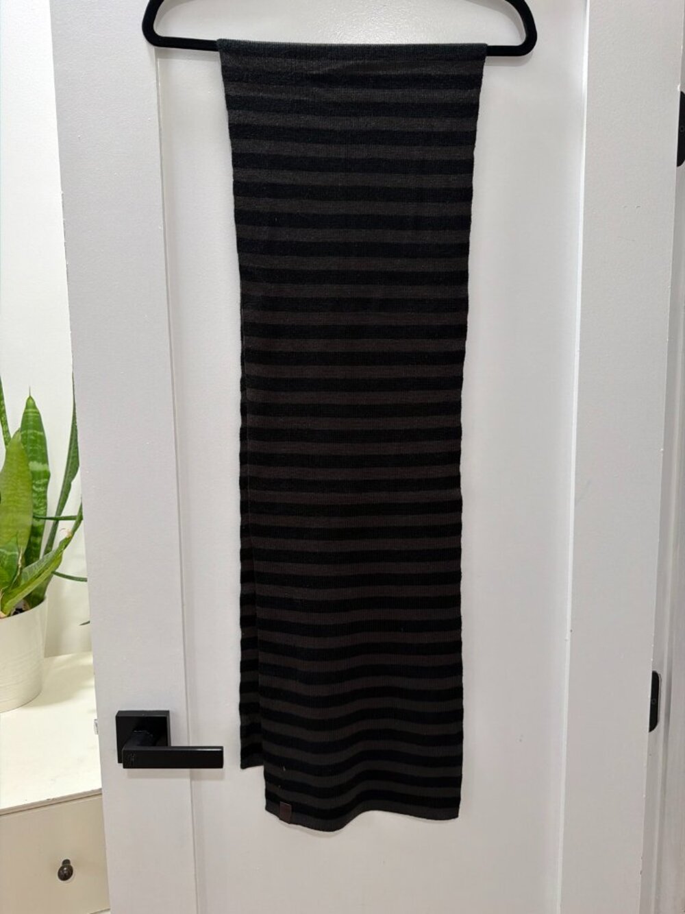 Penguin Mens Scarf Black Gray Striped Knit Like New